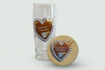 Fanset "DiD-Herz-Trinkglas (0,5 Liter) und Glasabdecker aus Holz mit farbigen DiD-Logo"